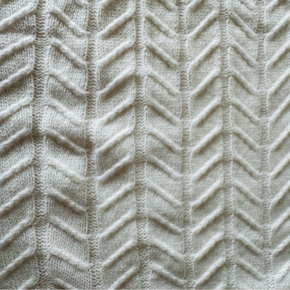 New York & Company Creamy White Boat Neck Sweater / Size Large - Picture 11 of 13